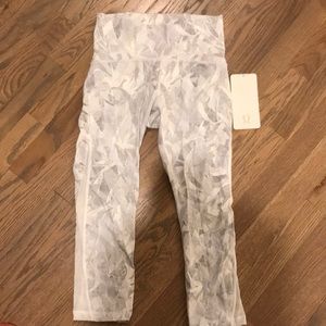 Lululemon train times crop